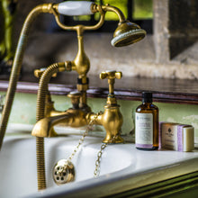 Load image into Gallery viewer, Celtic Herbal - Bath time bathing gifts